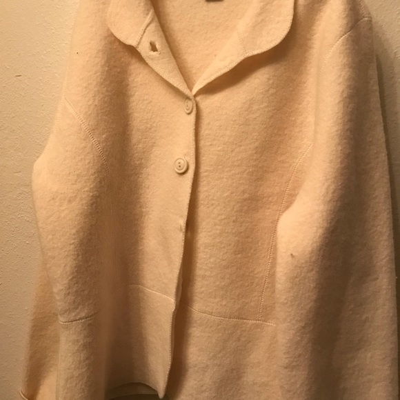 August Silk jacket more like winter white. - Picture 2 of 4